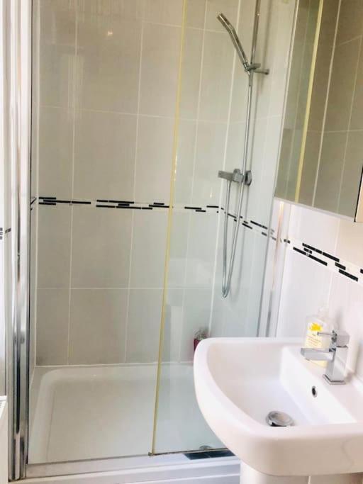 Excellent Studio Flat In Londra Dış mekan fotoğraf